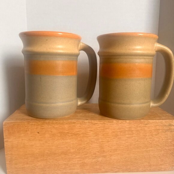 RARE Vintage Sunnycraft Stoneware Hand Decorated 12oz Mugs Set Of 2 Beige & Oran - Picture 2 of 7